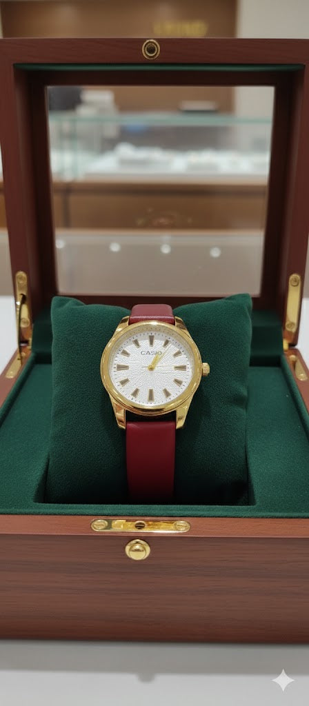 Montre Casio Classique Femme – Élégance Dorée et Bracelet Cuir Rouge Intense