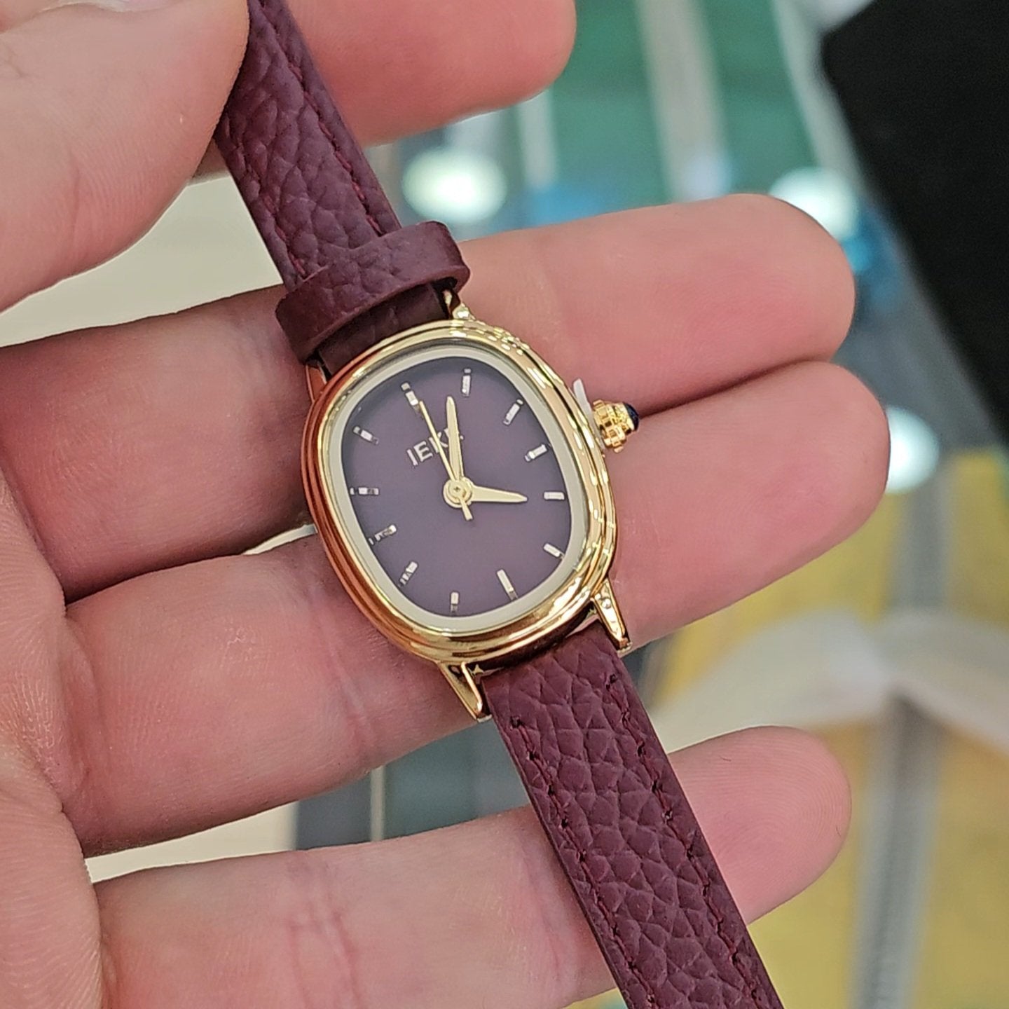 Montre Femme Luxe Discret IEKE