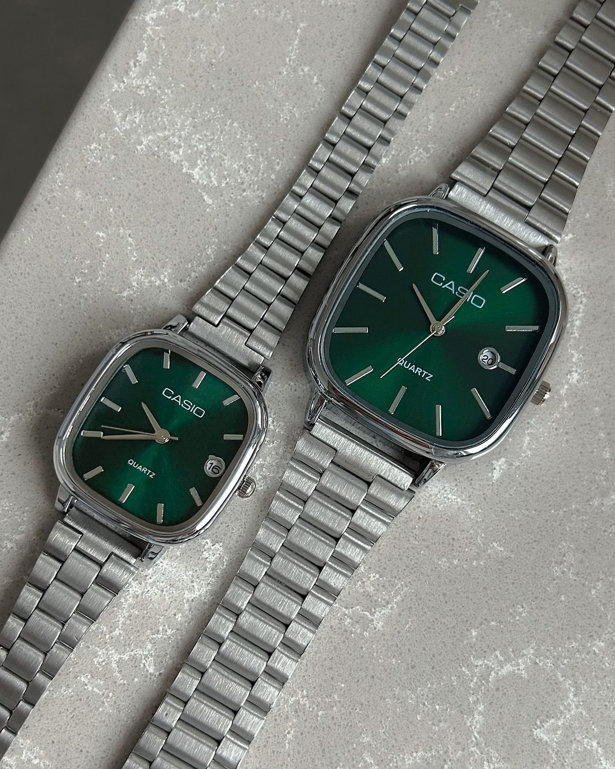 Montres Casio Couple - Élégance Verte pour Homme & Femme